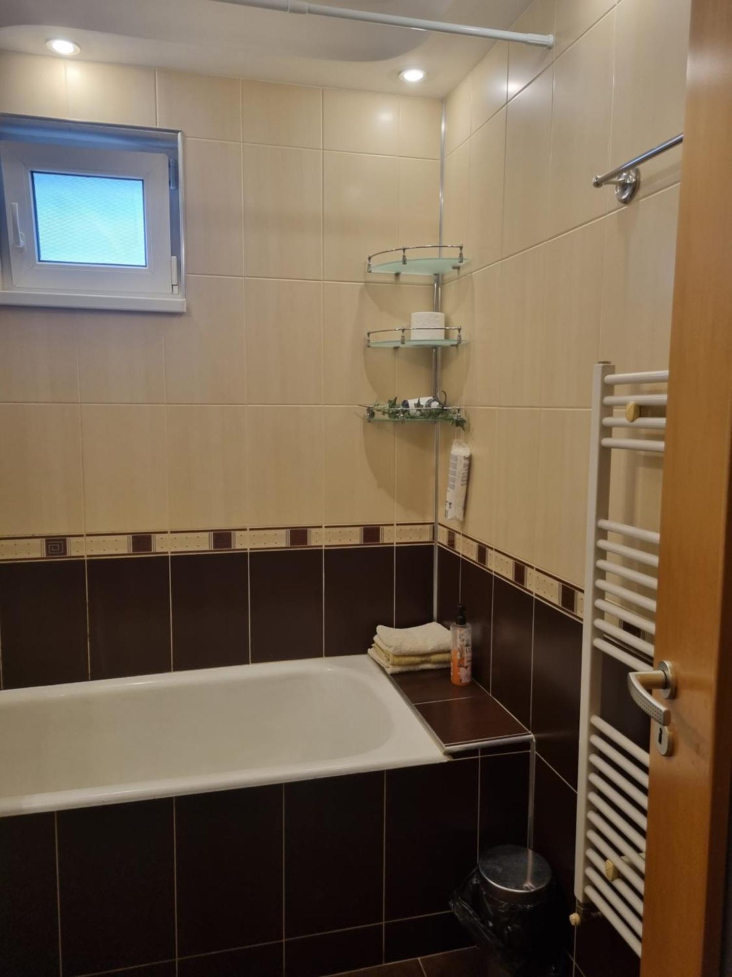 Nice & Relaxing Central Apartment 바이아마레 외부 사진
